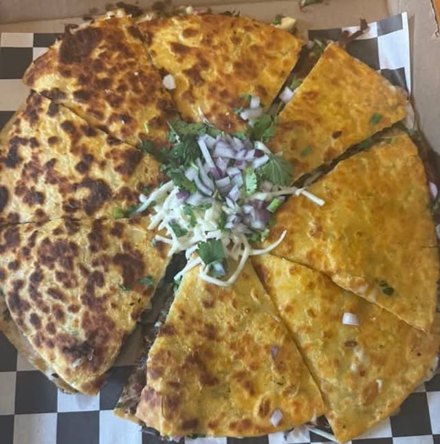 (popular demand) Birria Quesa-Pizza.